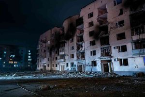 Droni russi colpiscono Kharkiv: nove feriti in un attacco sorprendente