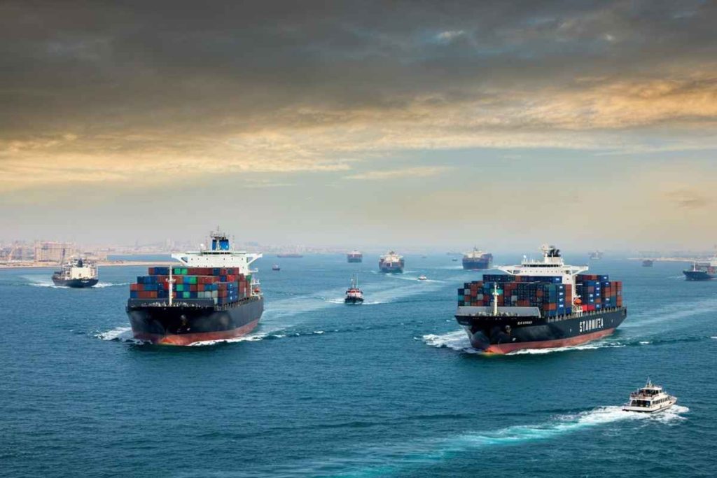 Araghchi apre a nuove opzioni per la sicurezza nello Stretto di Hormuz