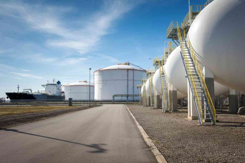 Il prezzo del gas scende sotto i 35 euro: cosa significa per il mercato?
