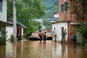 Inondazioni devastanti in Cina: 80mila evacuati nel Guizhou