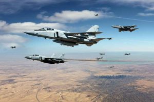 Israele attacca le difese strategiche intorno a Teheran