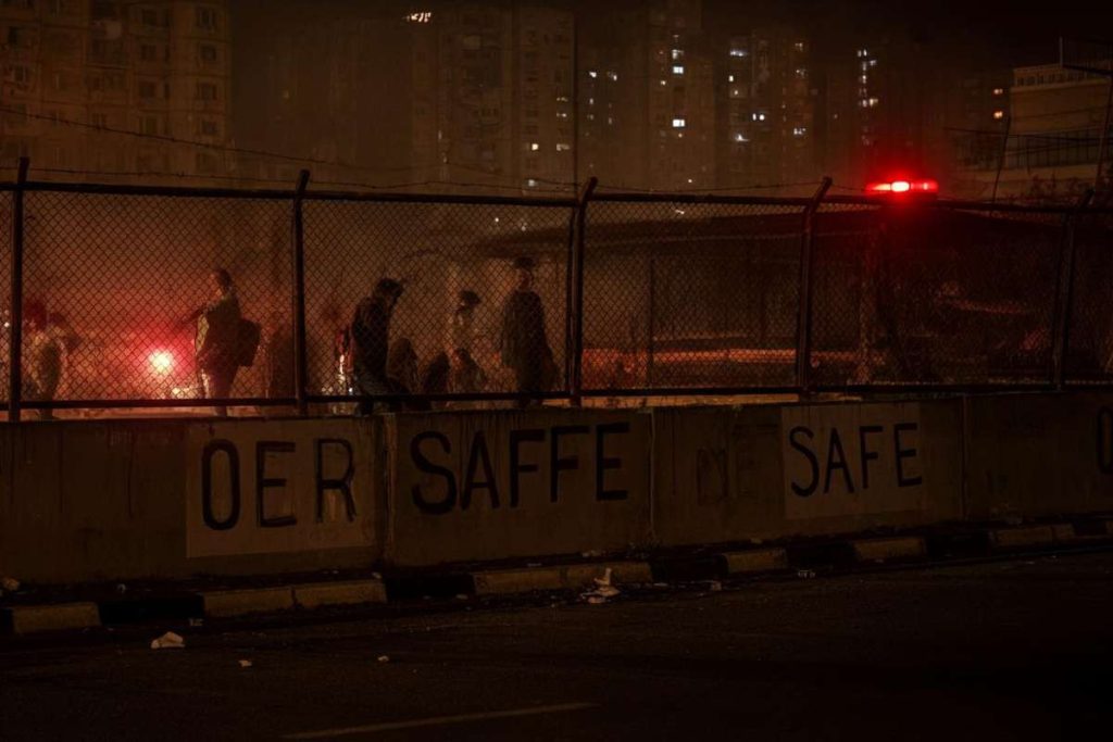 Missili dall'Iran: Tel Aviv sotto attacco con esplosioni devastanti