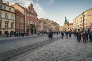 Nawrocki in testa: la Polonia verso una svolta sovranista?