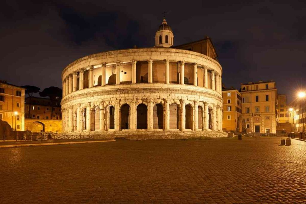 Roma svela la magia della nuova illuminazione artistica ai Mercati Traiano