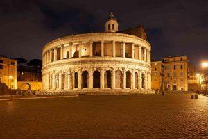 Roma svela la magia della nuova illuminazione artistica ai Mercati Traiano