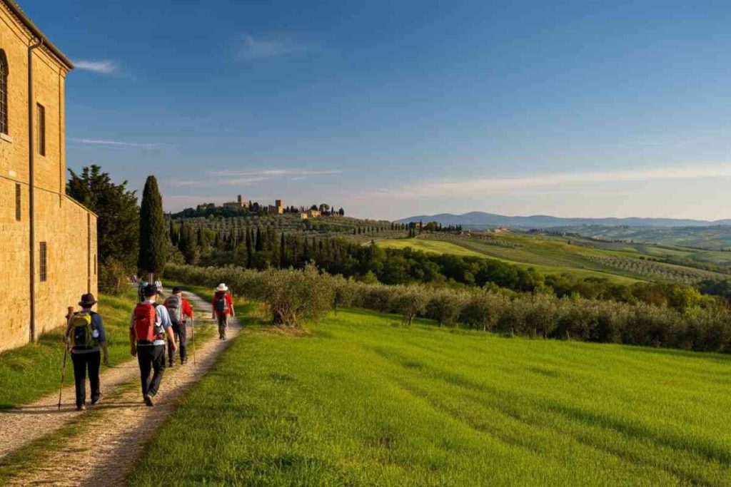 Via Francigena: la sfida dei 100mila pellegrini entro il 2025