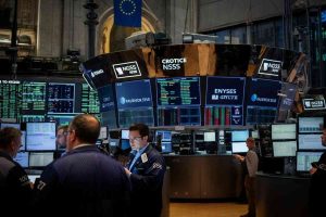Borsa europea in calo: Francoforte registra la peggiore performance con un -1%