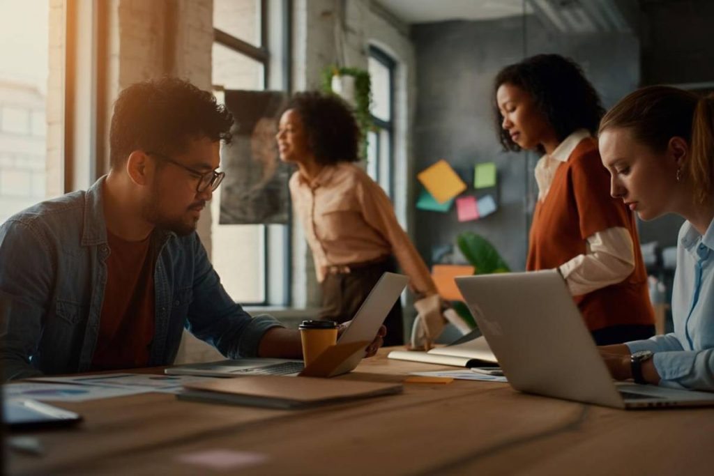 Gli Usa sorprendono: 147.000 nuovi posti di lavoro a giugno e disoccupazione in calo al 4,1%