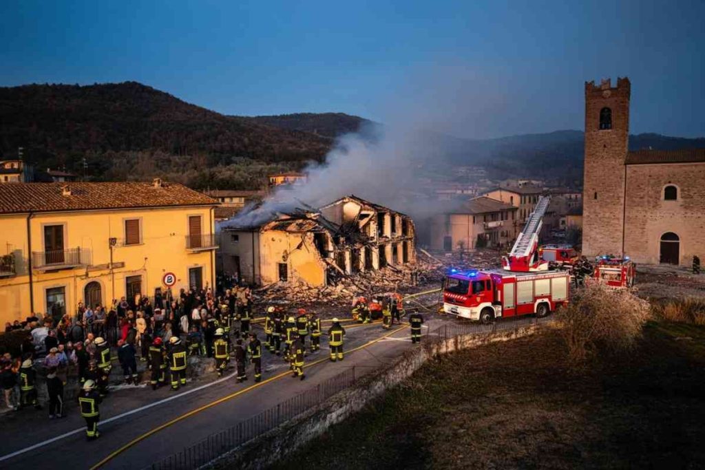 Incendio devastante a Cherasco: due famiglie costrette ad evacuare