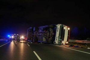 Incidente shock in Germania: pullman Flixbus si ribalta, 20 feriti in autostrada
