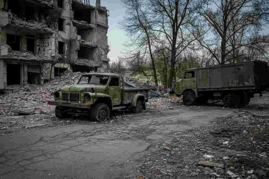 Mosca intensifica l'offensiva in Ucraina: cosa aspettarci dopo tre mesi di conflitto