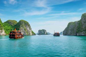 Naufragio in Vietnam: il bilancio delle vittime sale a 38 e il dramma continua
