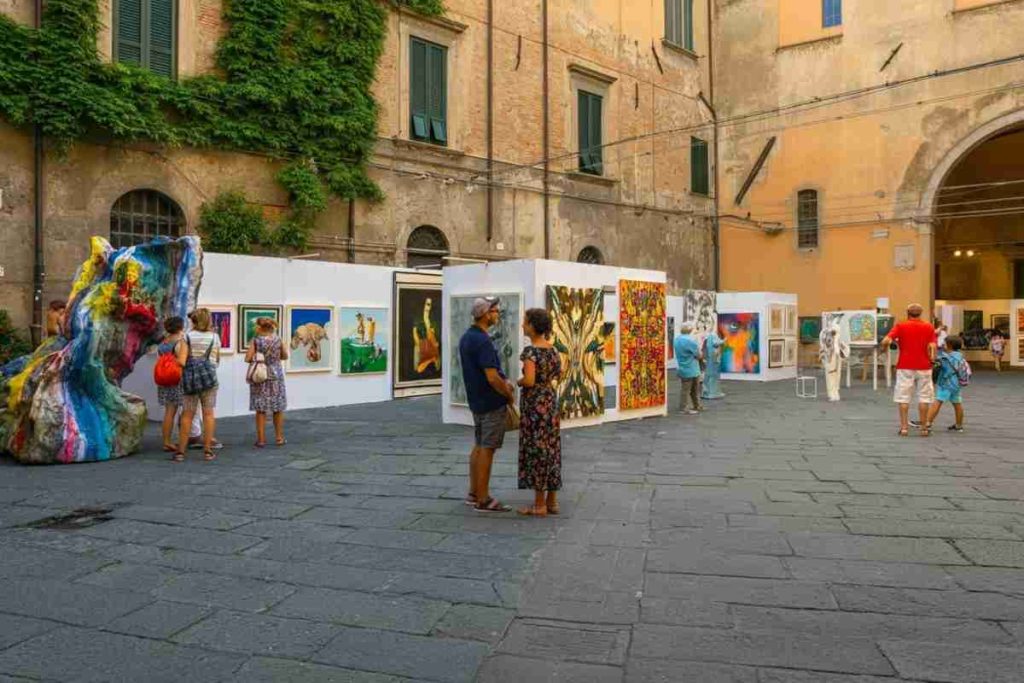 Scopri le mostre imperdibili dell'estate: da Cattelan a Modigliani e Berruti