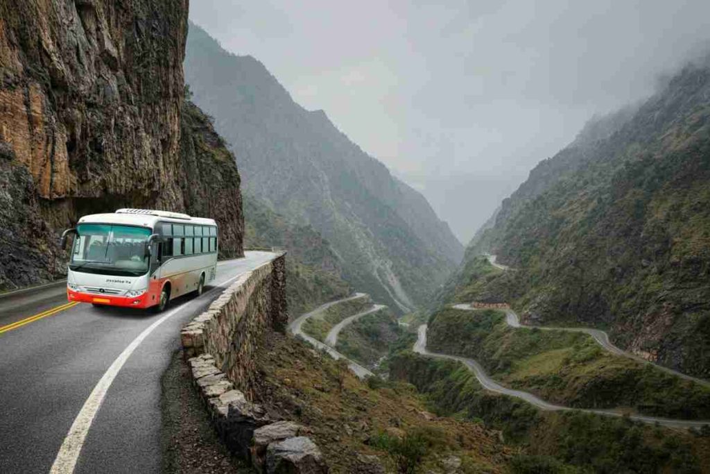 Tragedia in Perù: bus precipita in un burrone, 15 morti e 30 feriti