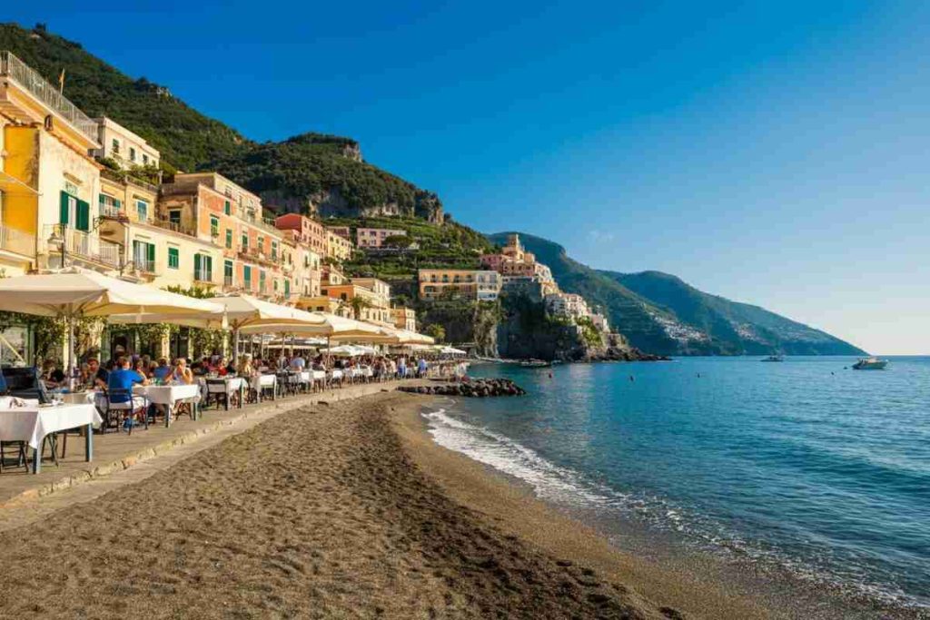 Tragedia in un ristorante: muore la giovane ferita dal crollo del tetto