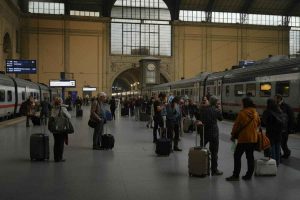 Treni fermi: sciopero in arrivo con disagi fino a domani pomeriggio