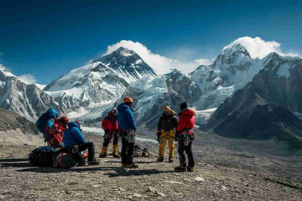 Alpinisti in conflitto: la verità dietro le 'bugie su 8.000' di Moro e Confortola