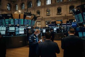 Borsa europea in attesa: Parigi guadagna lo 0,18% tra timori sui dazi