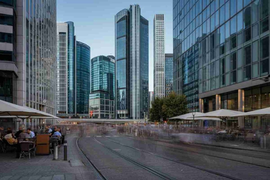 Borsa europea in rialzo: Parigi guadagna lo 0,35%