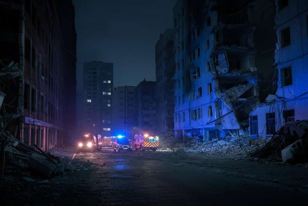 Droni russi devastano Kharkiv: il tragico bilancio di tre morti e diciassette feriti