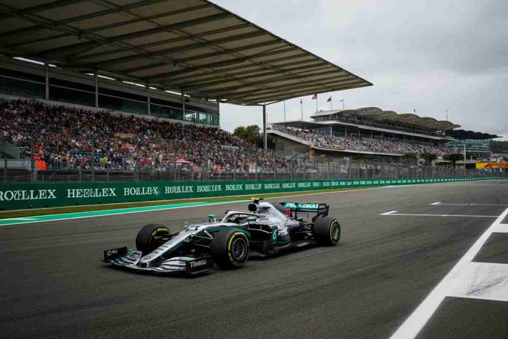 Hamilton sorprende: Sono inutile, Ferrari potrebbe considerare un cambio di pilota