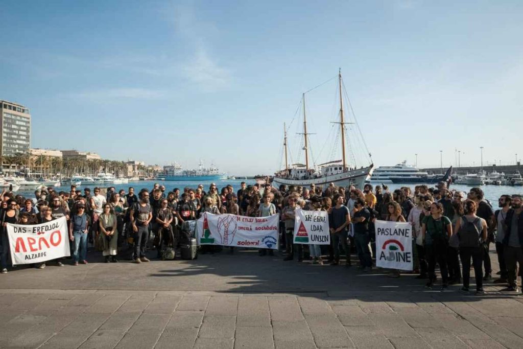 La Sumud Flotilla parte da Barcellona: un viaggio verso Gaza