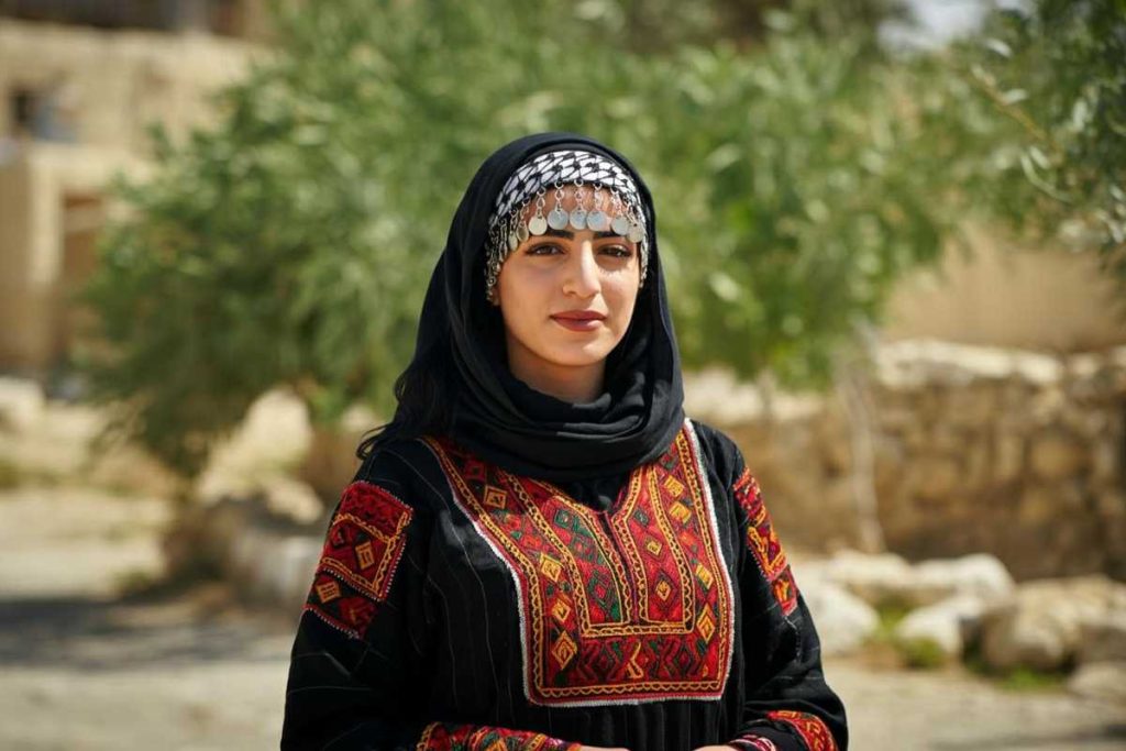 Nadeen Ayoub: la prima palestinese a conquistare Miss Universo