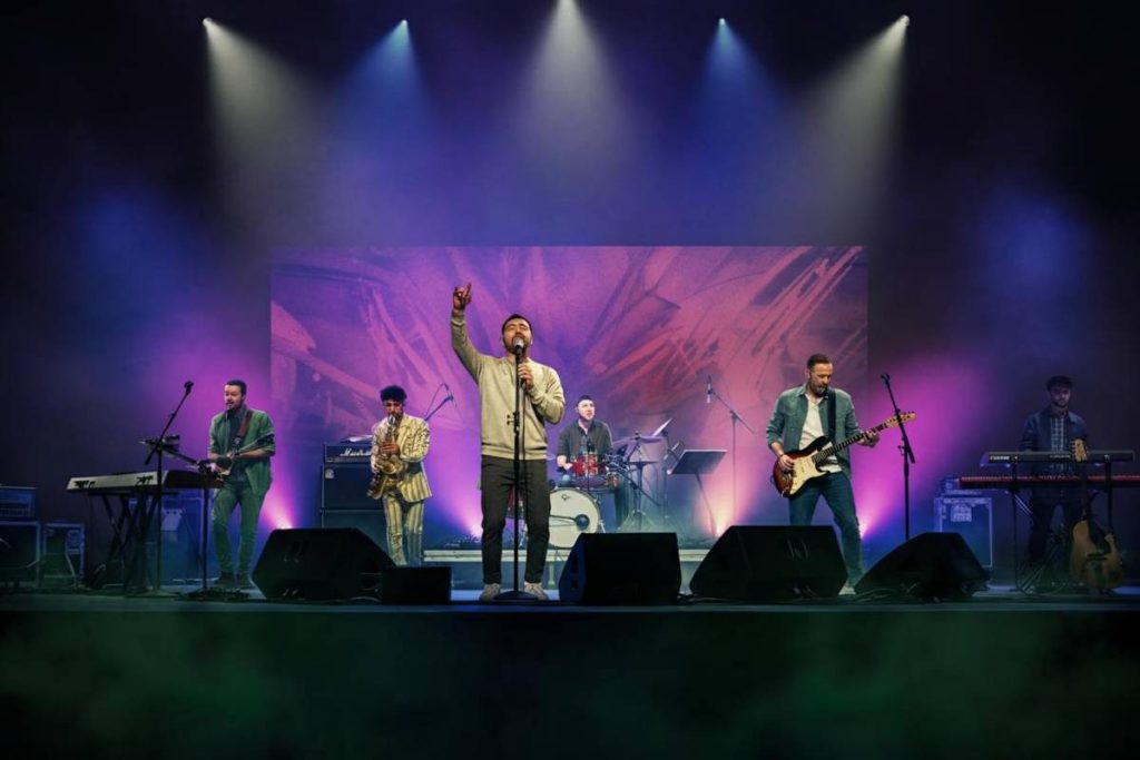 Olly conquista la vetta della hit parade con il suo successo Tutta Vita