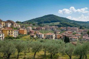 Tragedia nel Materano: un anziano accoltella una donna e si toglie la vita