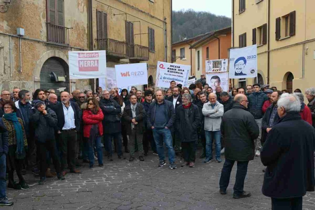 FdI in testa alle proiezioni: il Pd segue a distanza nel nuovo scenario politico