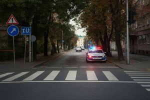 Giovane investito: arrestato l'agente alla guida con alcol nel sangue
