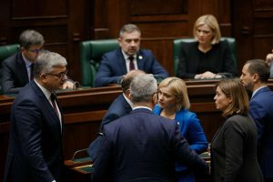 Meloni infiamma il dibattito politico: il Pd reagisce