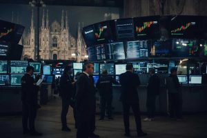 Milano in ripresa: Cucinelli spinge la Borsa con un +0,23%