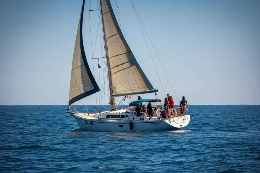 Un'altra imbarcazione della Flotilla subisce danni: cosa è successo?