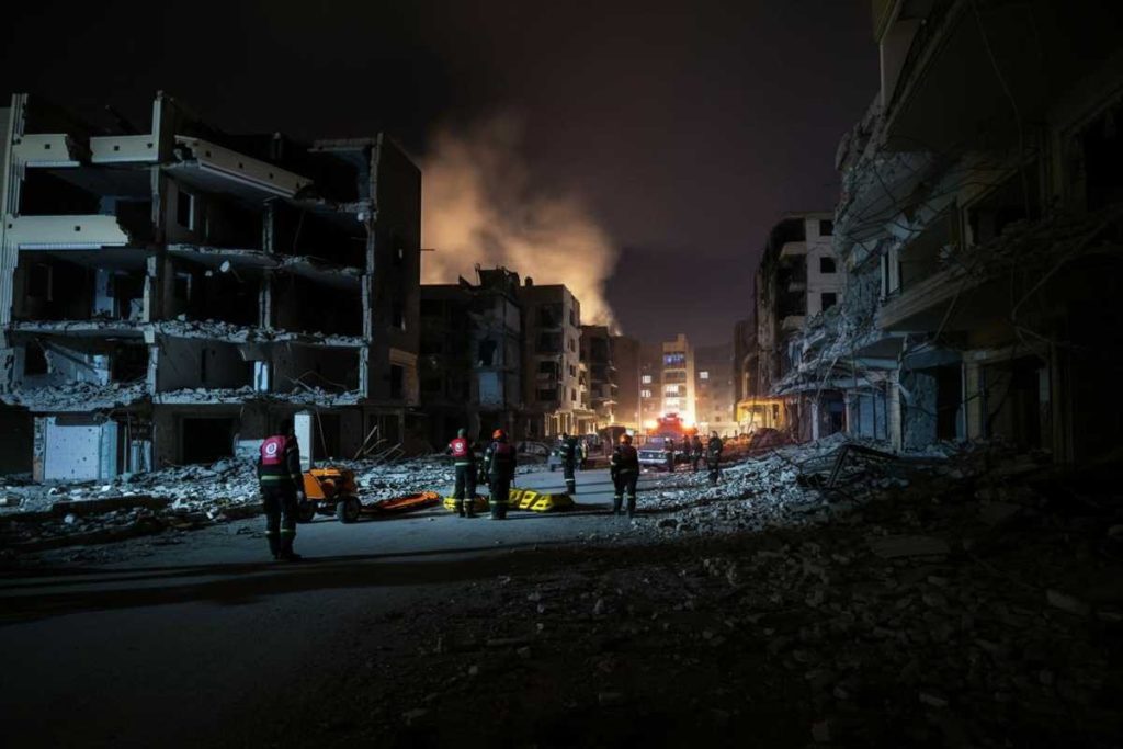 Attacchi a Gaza continuano nonostante l'appello di Trump alla calma