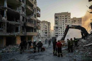 Attacco russo su Kiev: almeno 26 feriti in un nuovo bombardamento