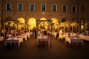 Buonissima a Torino: dall'innovazione culinaria del robot chef alla spesa gourmet