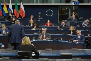 Fidanza (Fdi-Ecr): la giustizia ungherese a giudizio di Salis