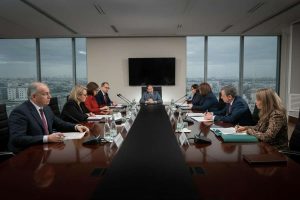 Gentiloni chiede chiarezza: il nodo M5S tra difesa e supporto a Kiev