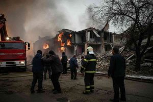 Kiev in lutto: tre vittime nell'ultimo attacco russo