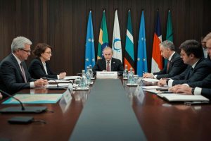 Orban: l'Ue è irrilevante, Trump si sbaglia su Putin