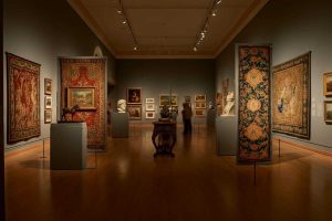 Scoperta shock: 21 opere false sequestrate in mostra dedicata a Dalì