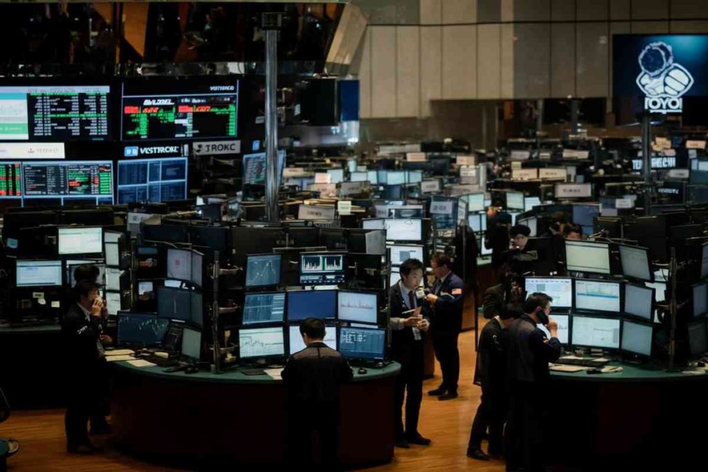 Tokyo inizia la giornata con un balzo in avanti: Borsa in crescita del 0,57%