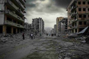 Tragedia in Ucraina: due vittime e otto feriti negli attacchi a Kiev