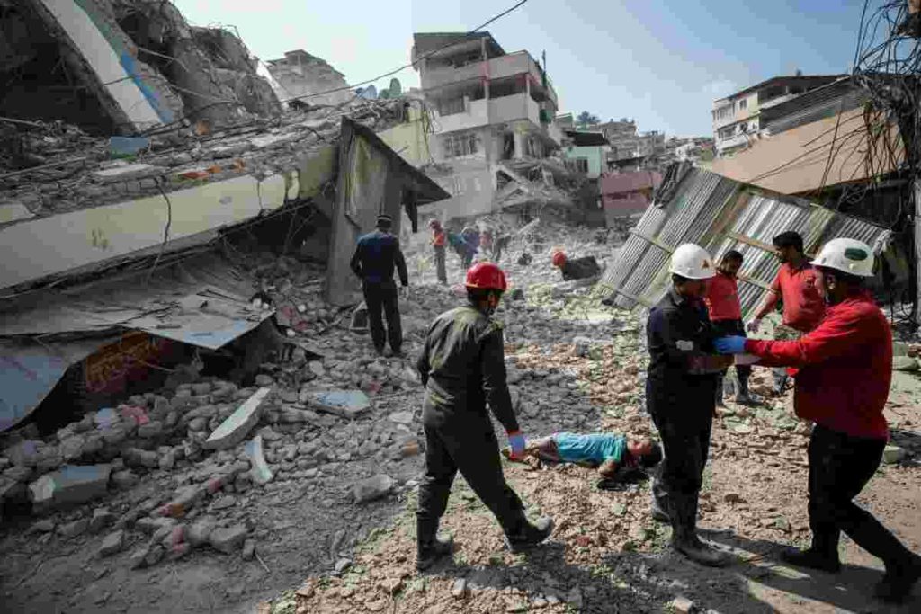 Tragedia nelle Filippine: il terremoto fa 26 vittime e oltre 140 feriti