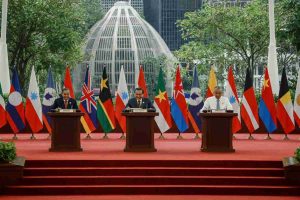 Trump in Malesia: l'inizio di un tour asiatico tra polemiche e opportunità