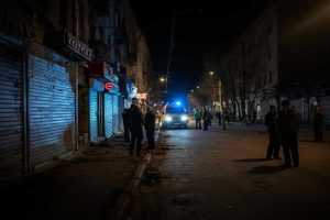 Ucraina al buio: attacchi alle centrali elettriche paralizzano il paese