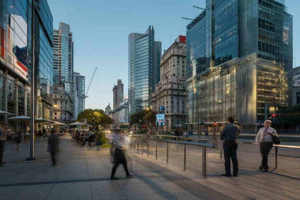 Argentina abbraccia le finanze internazionali dopo le elezioni: un nuovo inizio?