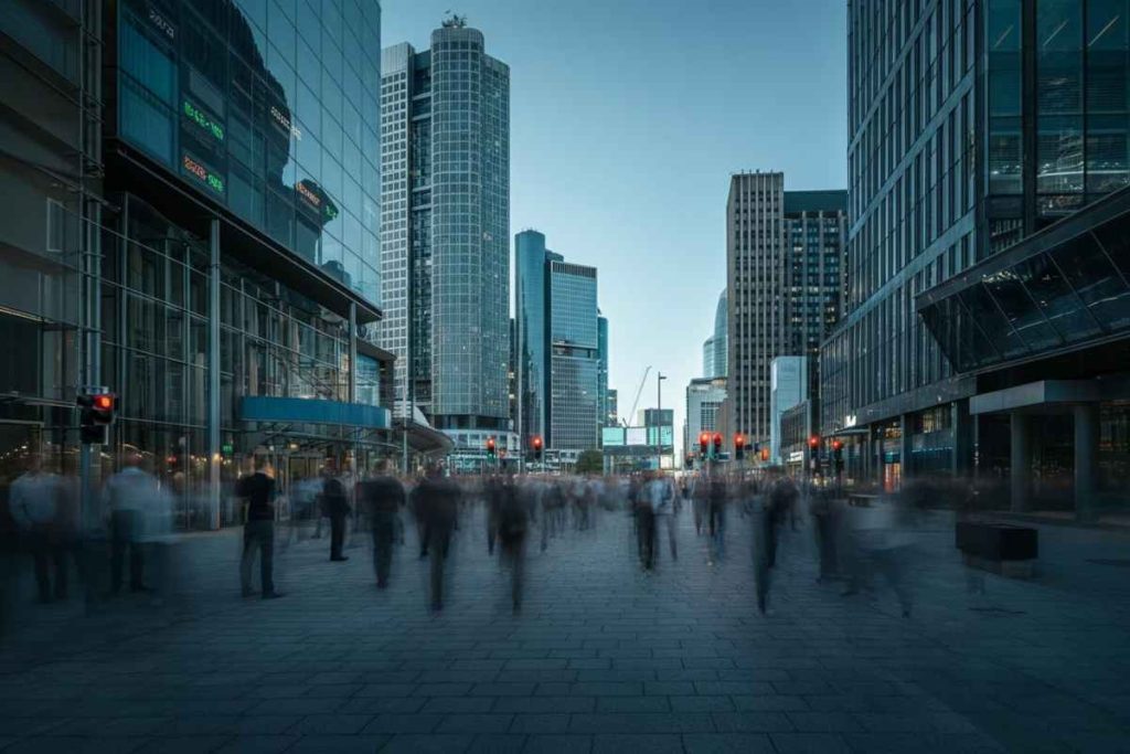 Borsa europea in attesa: Milano rimane stabile dopo le oscillazioni di Wall Street