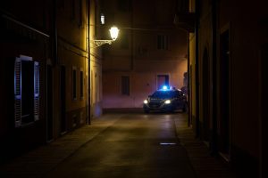 Ex compagno arrestato dopo il violento accoltellamento nel Napoletano